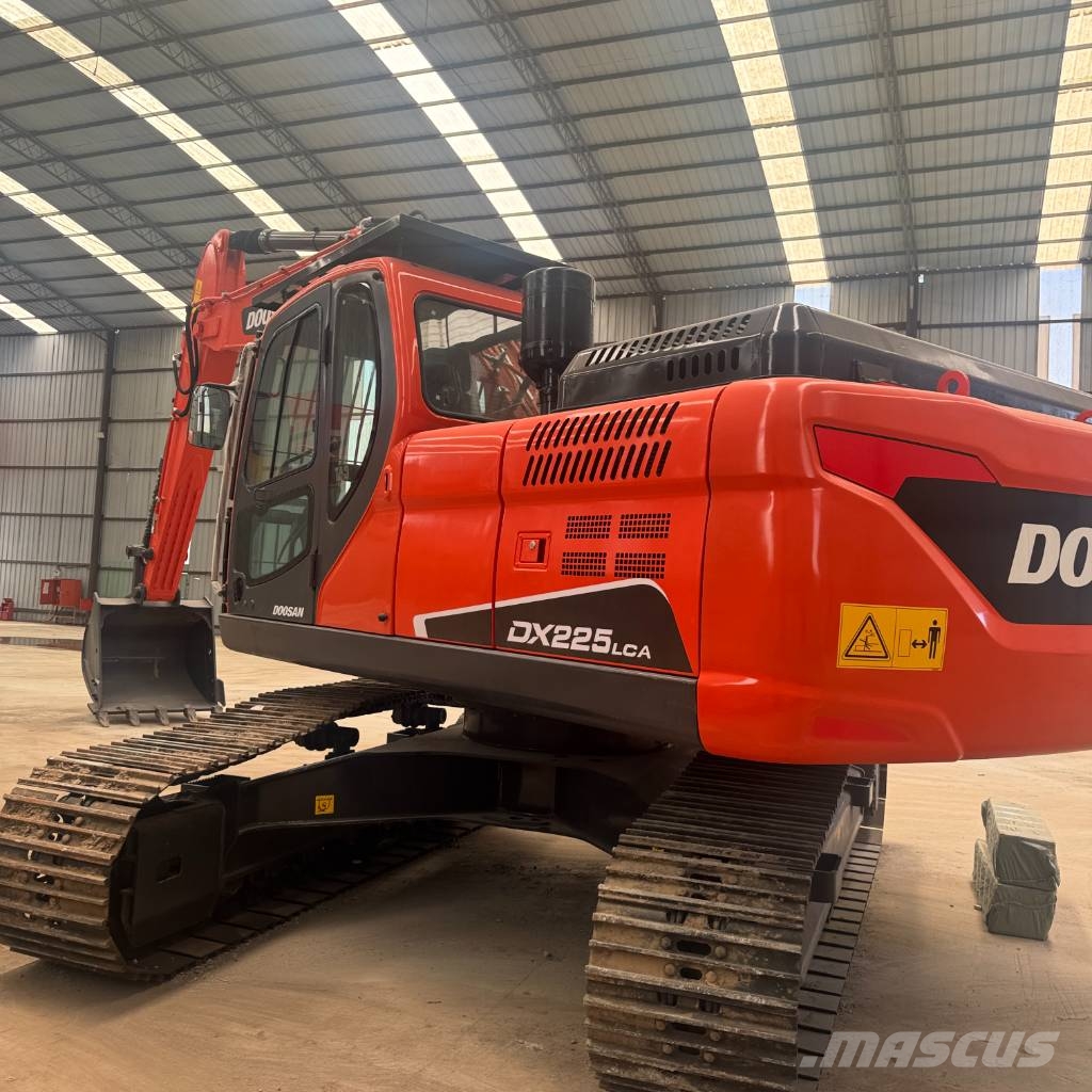 Doosan DX 225 LCA Bagri goseničarji