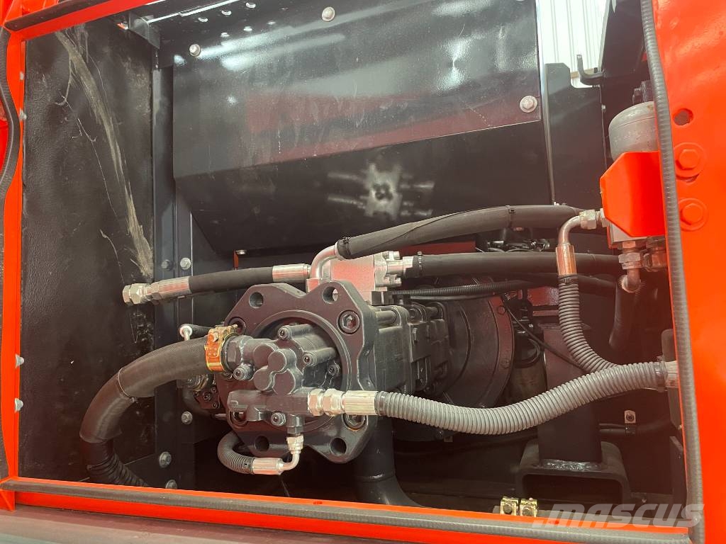 Doosan DX 225 LCA Bagri goseničarji