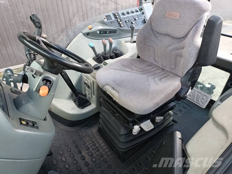 Valtra N 111 E HiTech الجرارات