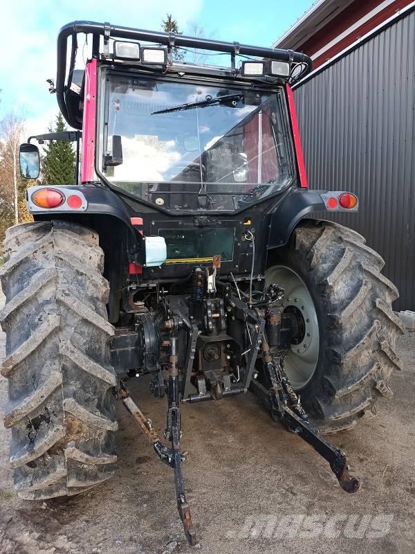 Valtra N 111 E HiTech الجرارات