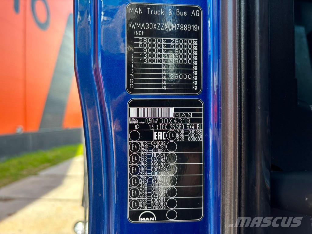 MAN TGX 26.580 6x4 HMF 1920 K6 YEAR 2021 / BOX L=6507 شاحنات الرافعات