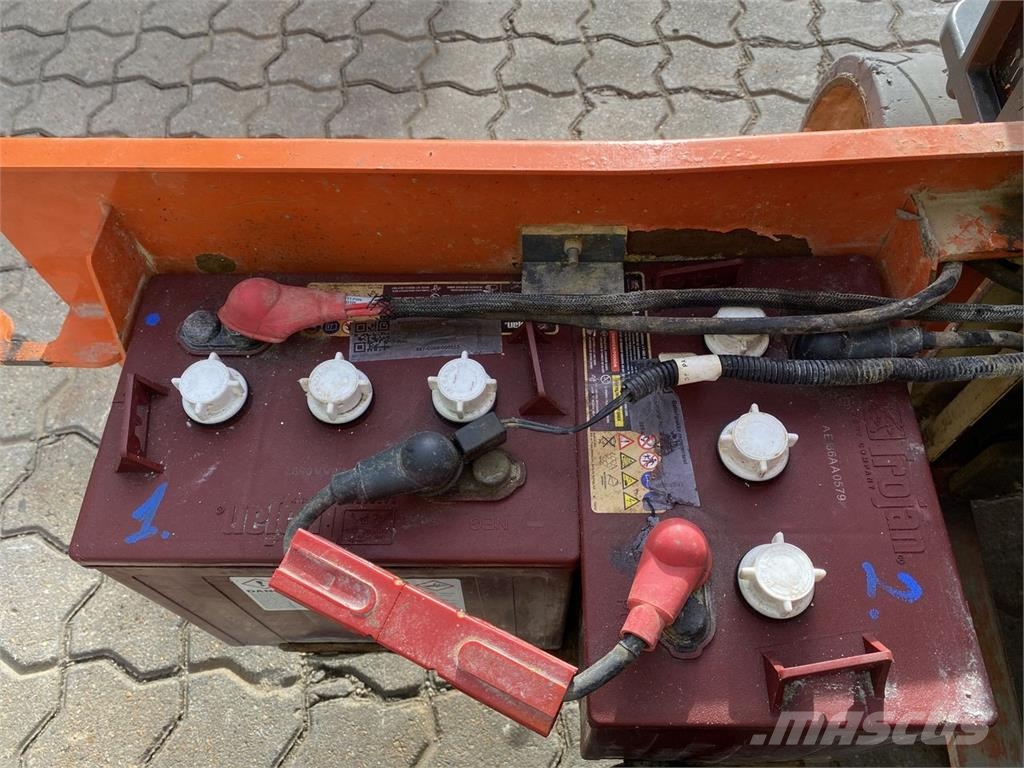 JLG 1230ES Vertikaalsed mast tõstukid