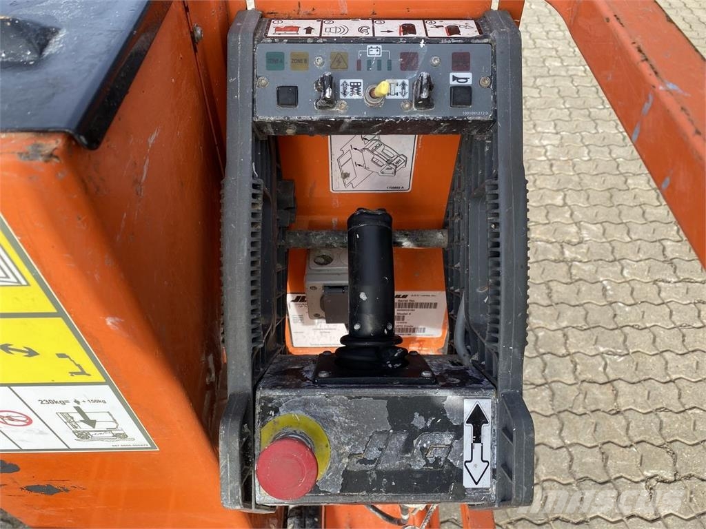 JLG 1230ES Vertikaalsed mast tõstukid