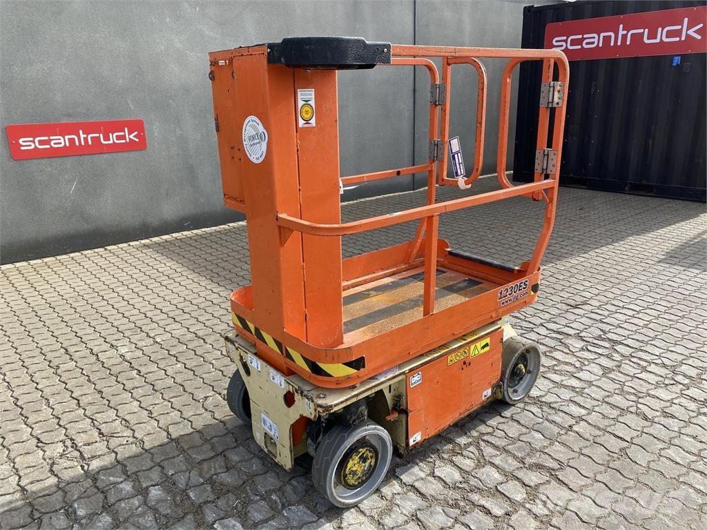 JLG 1230ES Vertikaalsed mast tõstukid