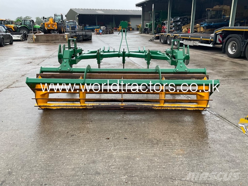 Cousins V FORM SOIL LOOSENER Other tillage machines and accessories
