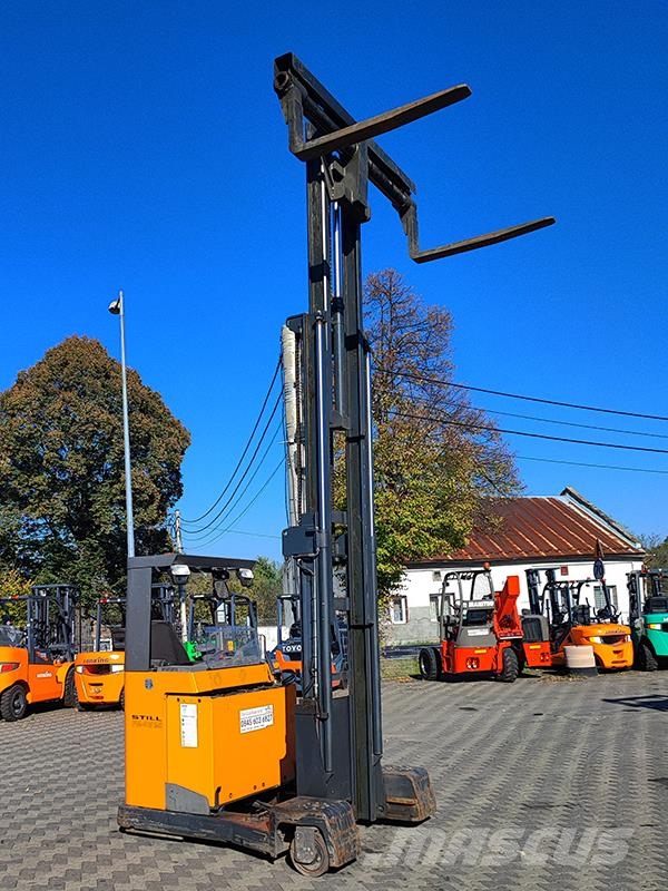 Still UFS250 DTFVRF900 4-way reach truck
