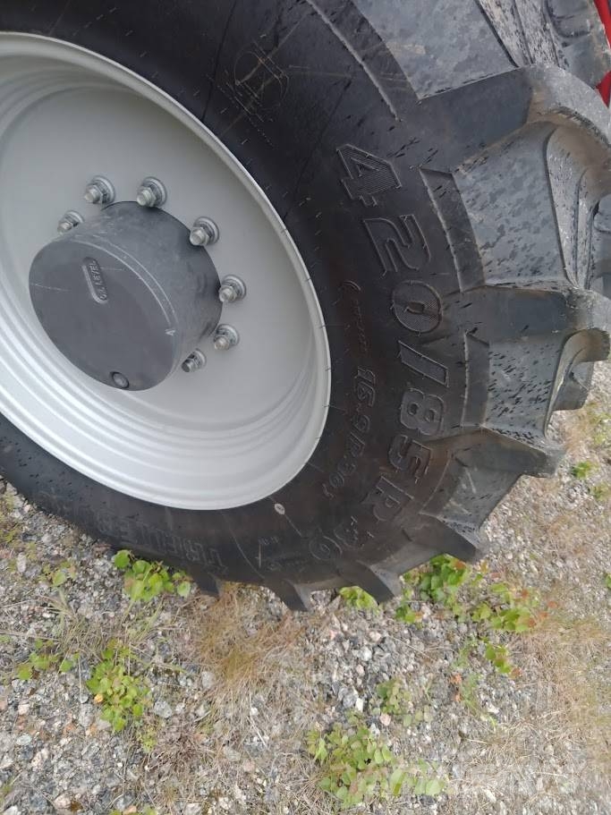 Massey Ferguson 7S.180 Dyna-6 Efficient Traktoren
