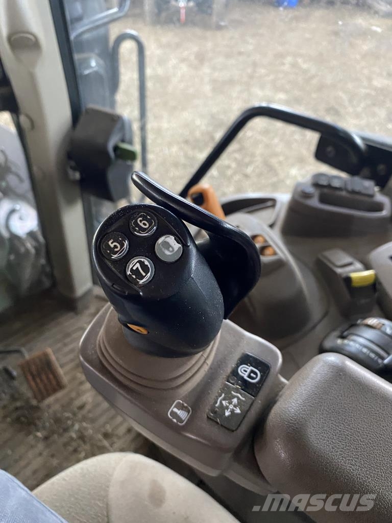 John Deere 6110 M COMMAND QUAD + Tractoren