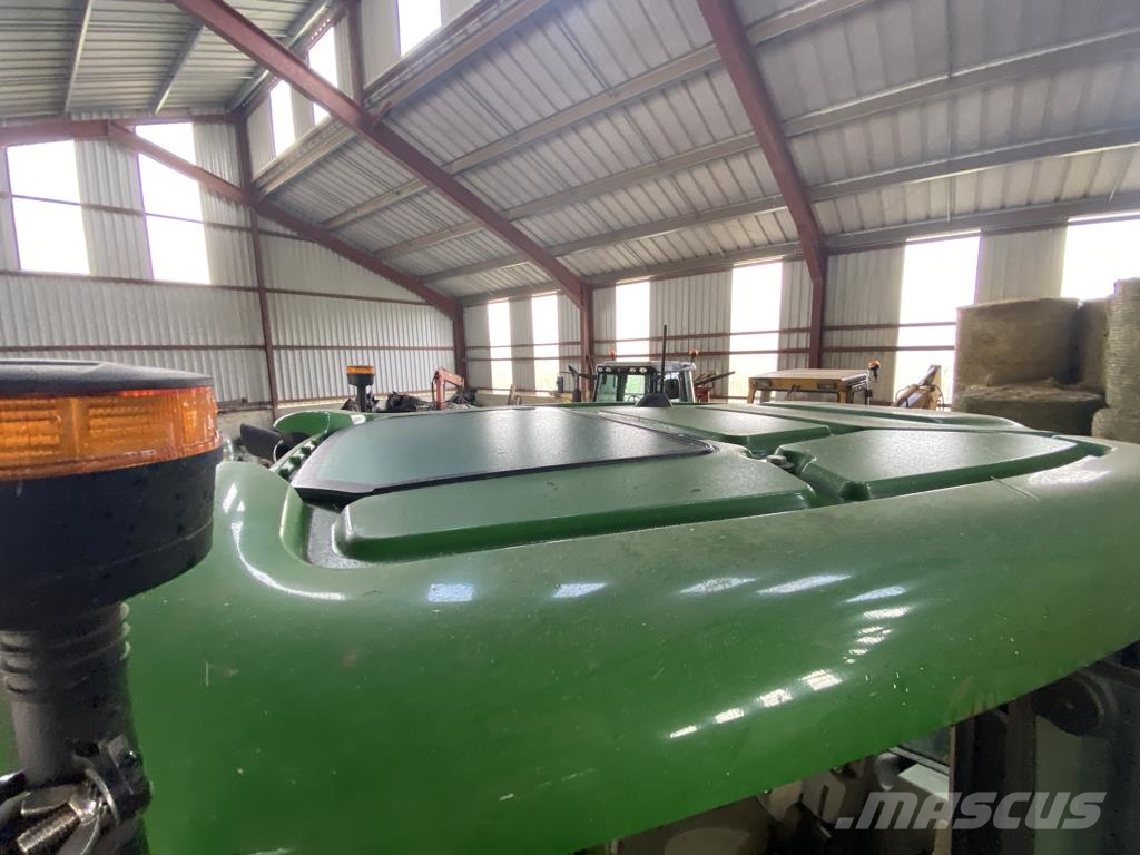John Deere 6110 M COMMAND QUAD + Traktori