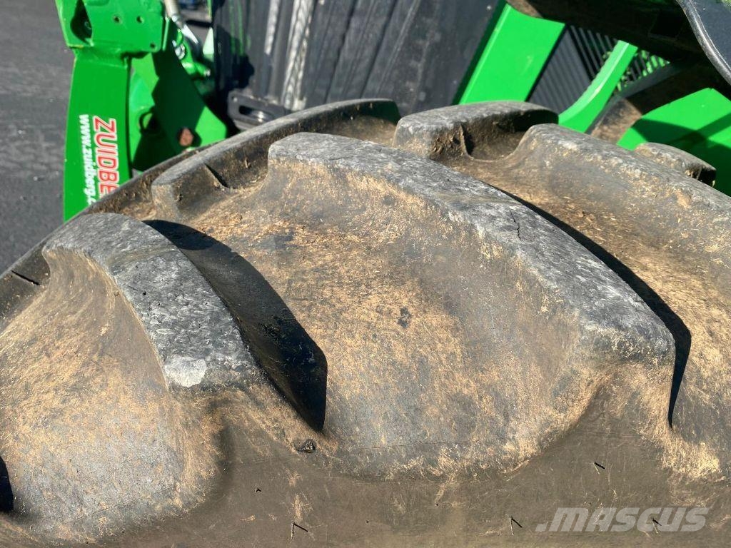John Deere 6110 M COMMAND QUAD + Tractors