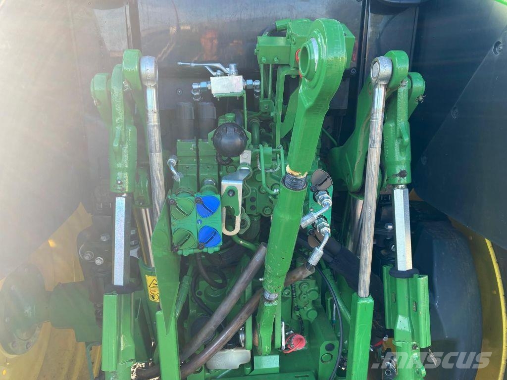 John Deere 6110 M COMMAND QUAD + Tractors
