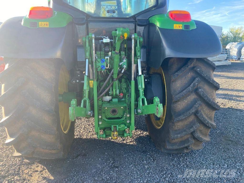 John Deere 6110 M COMMAND QUAD + Traktori