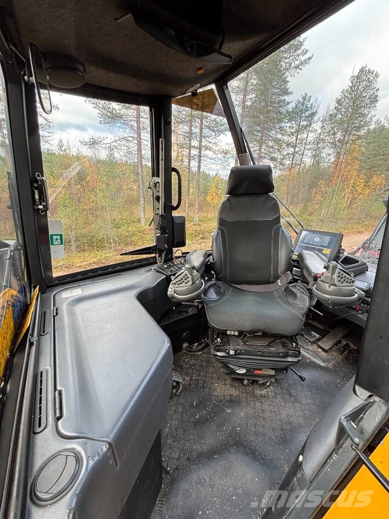 Ponsse FOX 8W 3B Harvesterit