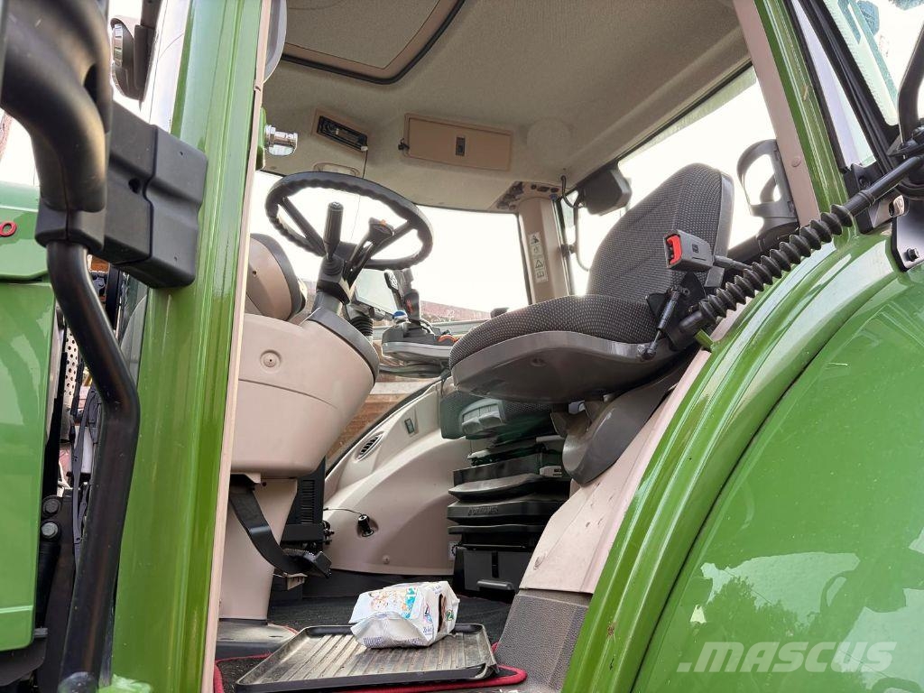 Fendt Vario 828 S4 Profi Plus Traktorok