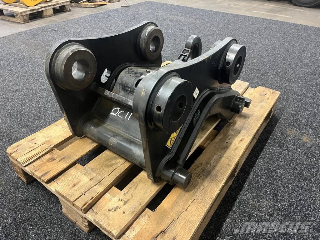 CAT CW40 H.4.N. B Linkage quick coupler Brze spojke