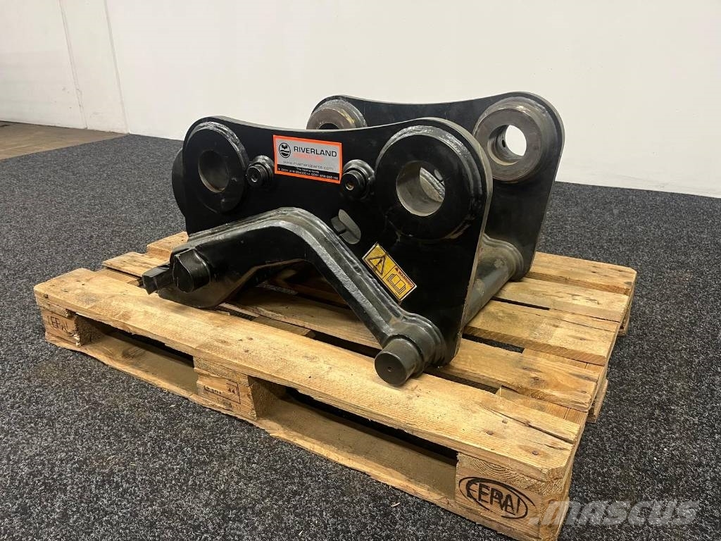 CAT CW40 H.4.N. B Linkage quick coupler Brze spojke