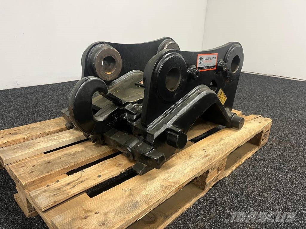 CAT CW40 H.4.N. B Linkage quick coupler Brze spojke