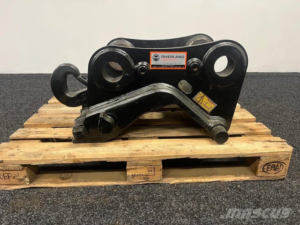 CAT CW40 H.4.N. B Linkage quick coupler Brze spojke