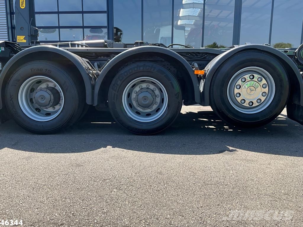Mercedes-Benz Arocs 3253 Euro 6 8x4 Palfinger 17 Tonmeter Z-kraa Camiones polibrazo
