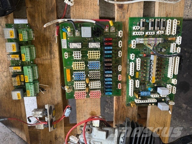 Liebherr R 954 B USED PARTS CAB COMPLET كابينة والداخلية