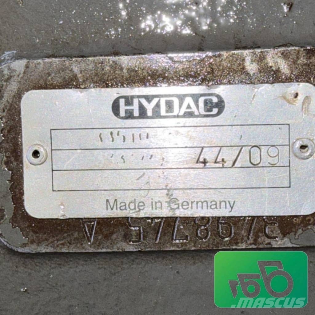 Massey Ferguson 8670 Hydraulic distributor 4281760 AGCO valve 931100800020 液压