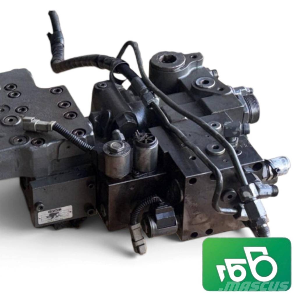 Massey Ferguson 8670 Hydraulic distributor 4281760 AGCO valve 931100800020 液压
