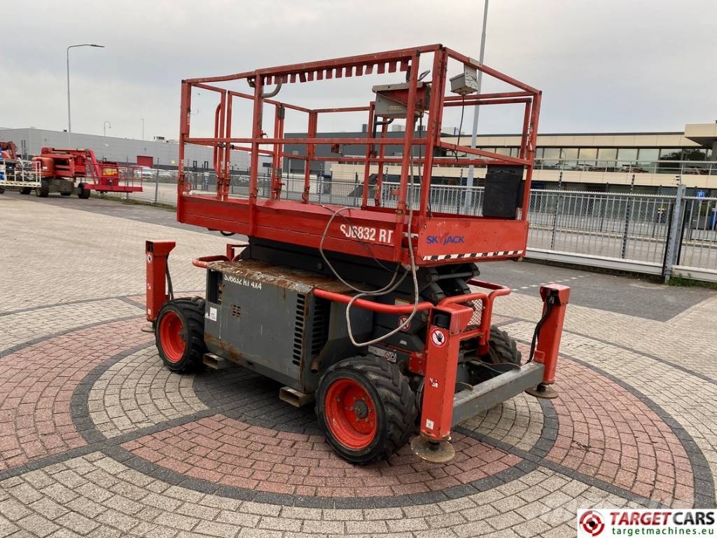 SkyJack SJ6832RT Diesel 4x4 Scissor Work Lift 1180cm Škarjaste dvižne ploščadi