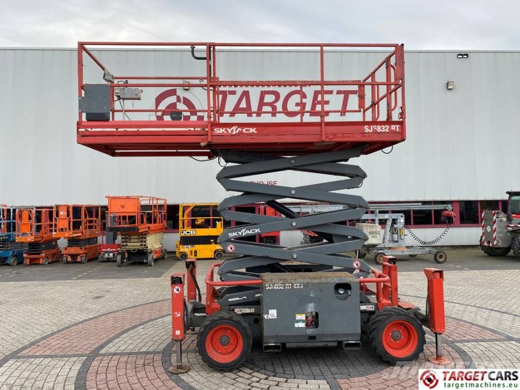 SkyJack SJ6832RT Diesel 4x4 Scissor Work Lift 1180cm Škarjaste dvižne ploščadi