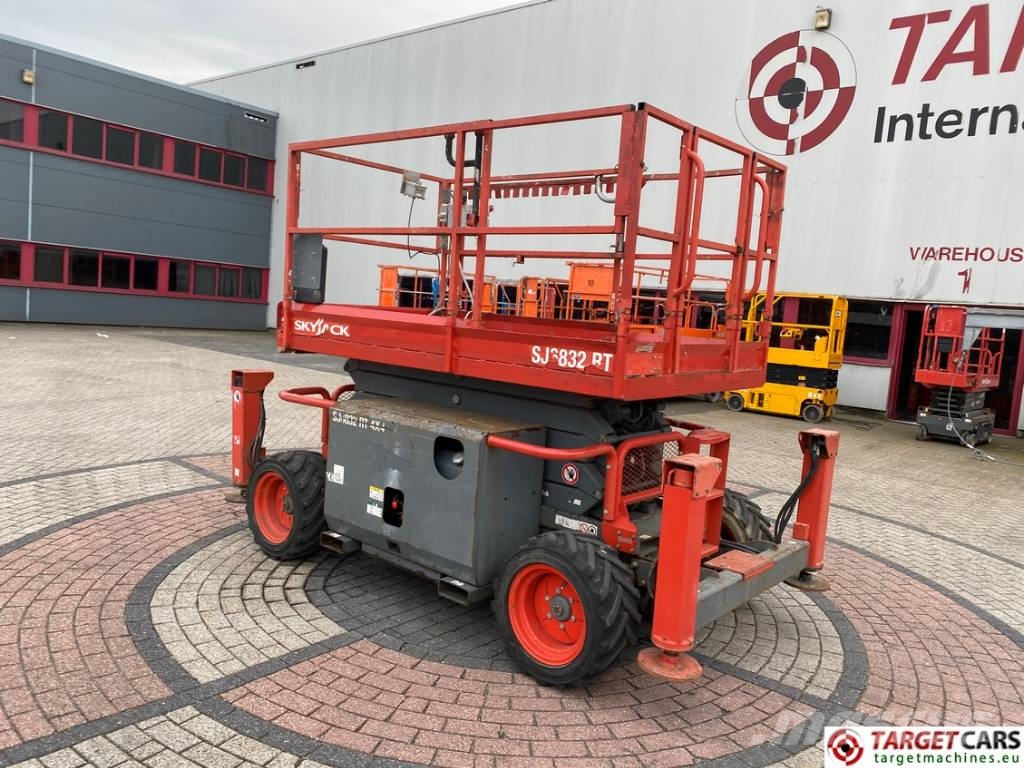 SkyJack SJ6832RT Diesel 4x4 Scissor Work Lift 1180cm Škarjaste dvižne ploščadi