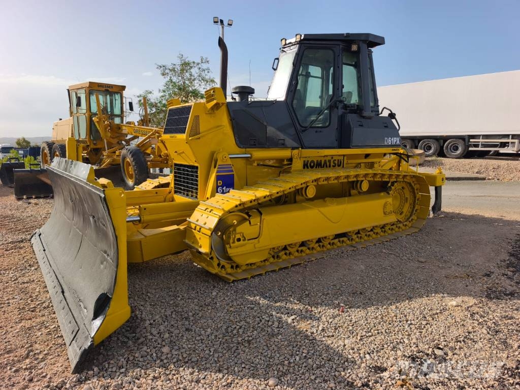 Komatsu D 61 PX-12 بلدوزرات مجنزرة