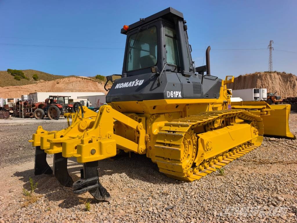 Komatsu D 61 PX-12 بلدوزرات مجنزرة