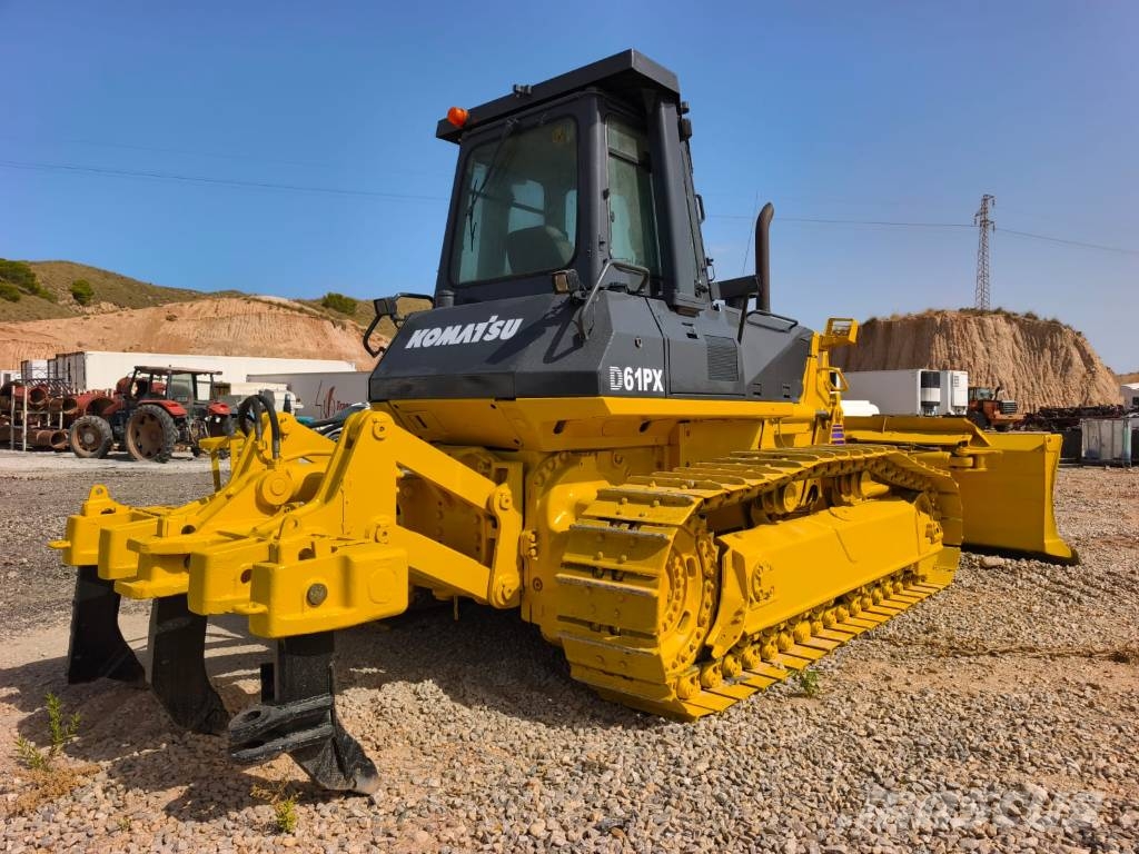 Komatsu D 61 PX-12 بلدوزرات مجنزرة