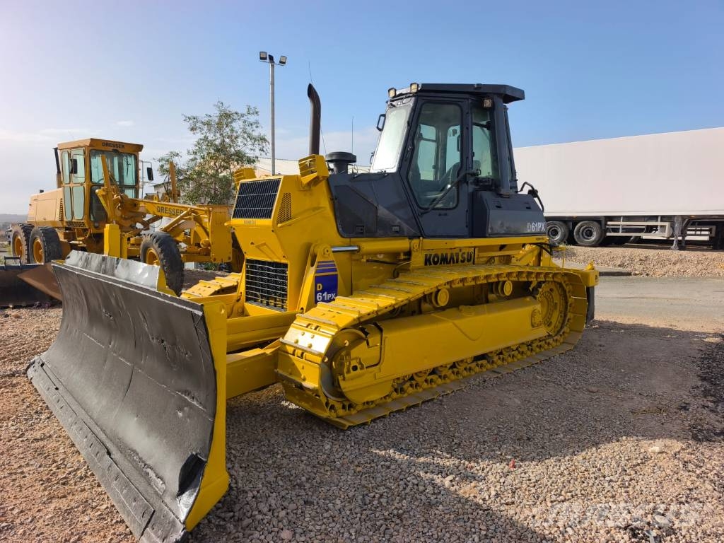 Komatsu D 61 PX-12 بلدوزرات مجنزرة