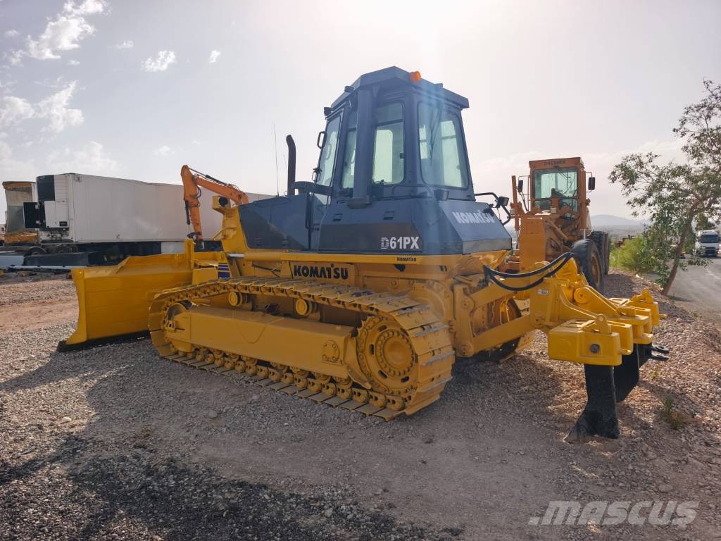 Komatsu D 61 PX-12 بلدوزرات مجنزرة