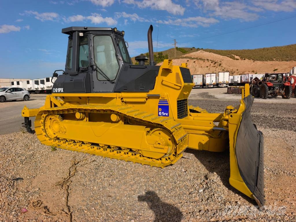 Komatsu D 61 PX-12 بلدوزرات مجنزرة