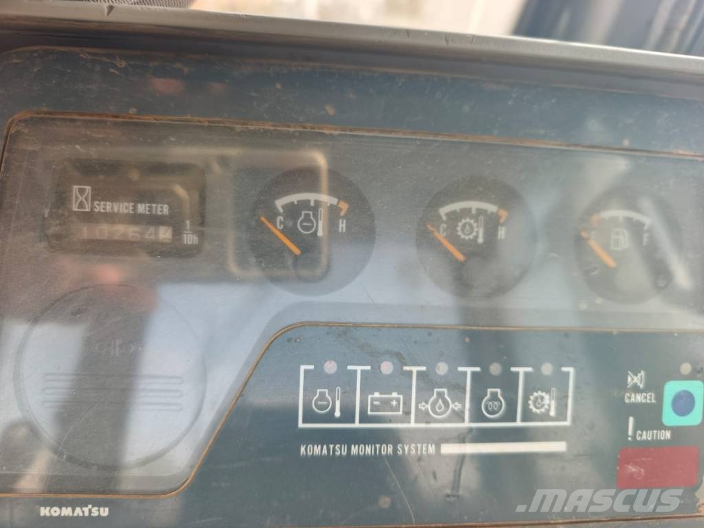 Komatsu D 61 PX-12 بلدوزرات مجنزرة