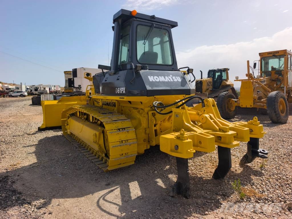 Komatsu D 61 PX-12 بلدوزرات مجنزرة