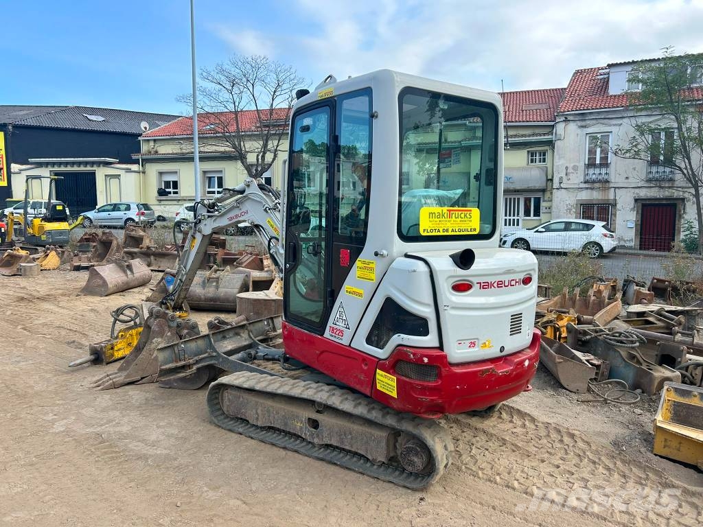 Takeuchi TB 225 Mini excavators < 7t (Mini diggers)