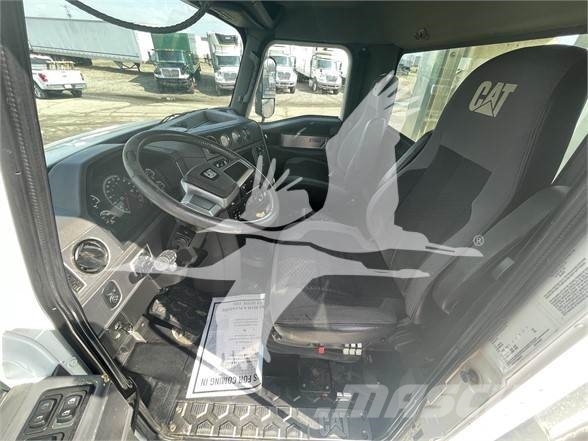 CAT CT660 وحدات الجر