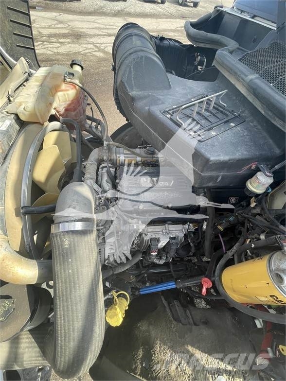 CAT CT660 وحدات الجر