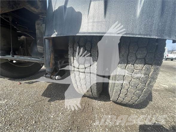 CAT CT660 وحدات الجر