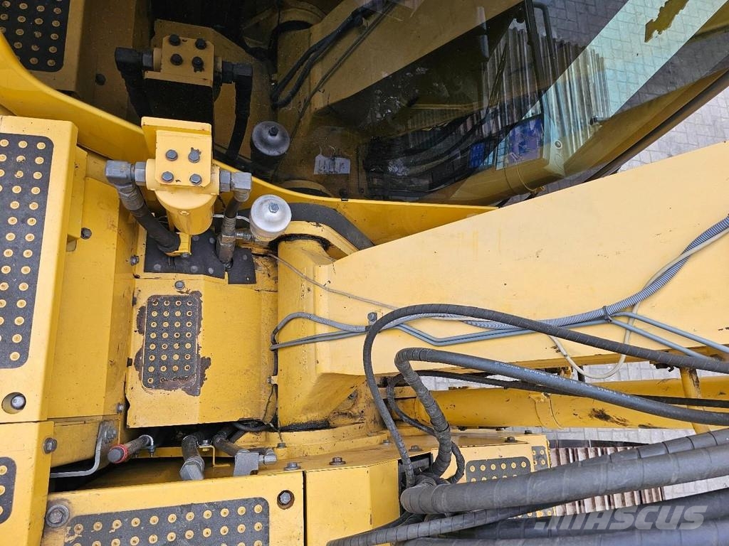 Komatsu PC138US-10 حفارات زحافة
