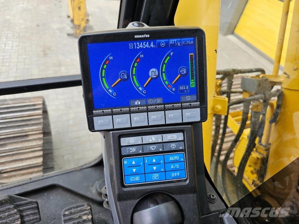 Komatsu PC138US-10 حفارات زحافة