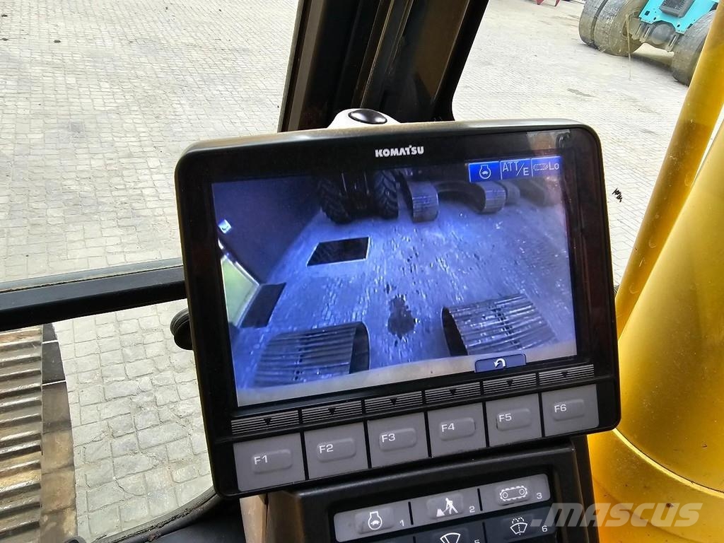Komatsu PC138US-10 حفارات زحافة