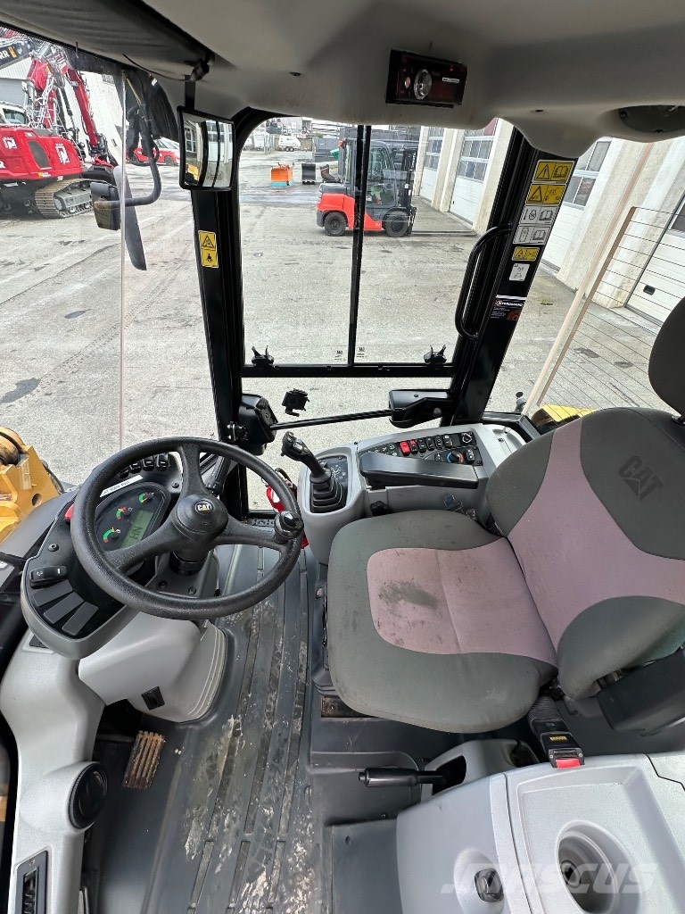 CAT 906M Hjullastare