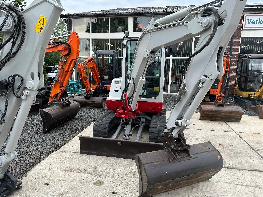 Takeuchi TB235 Verkocht Minigravere <7t
