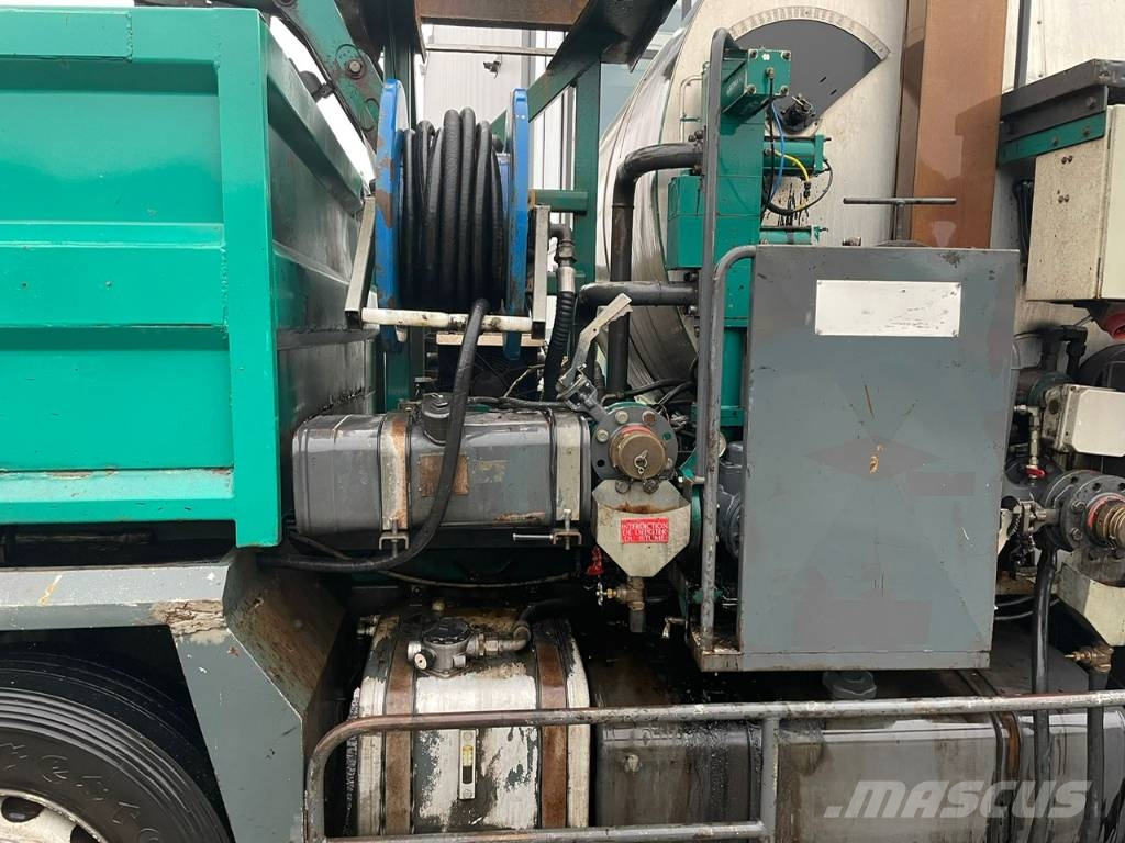 Renault 320 DCI Premium Secmair 3500 liter Bitumen Sprayer Bitumen sprayers
