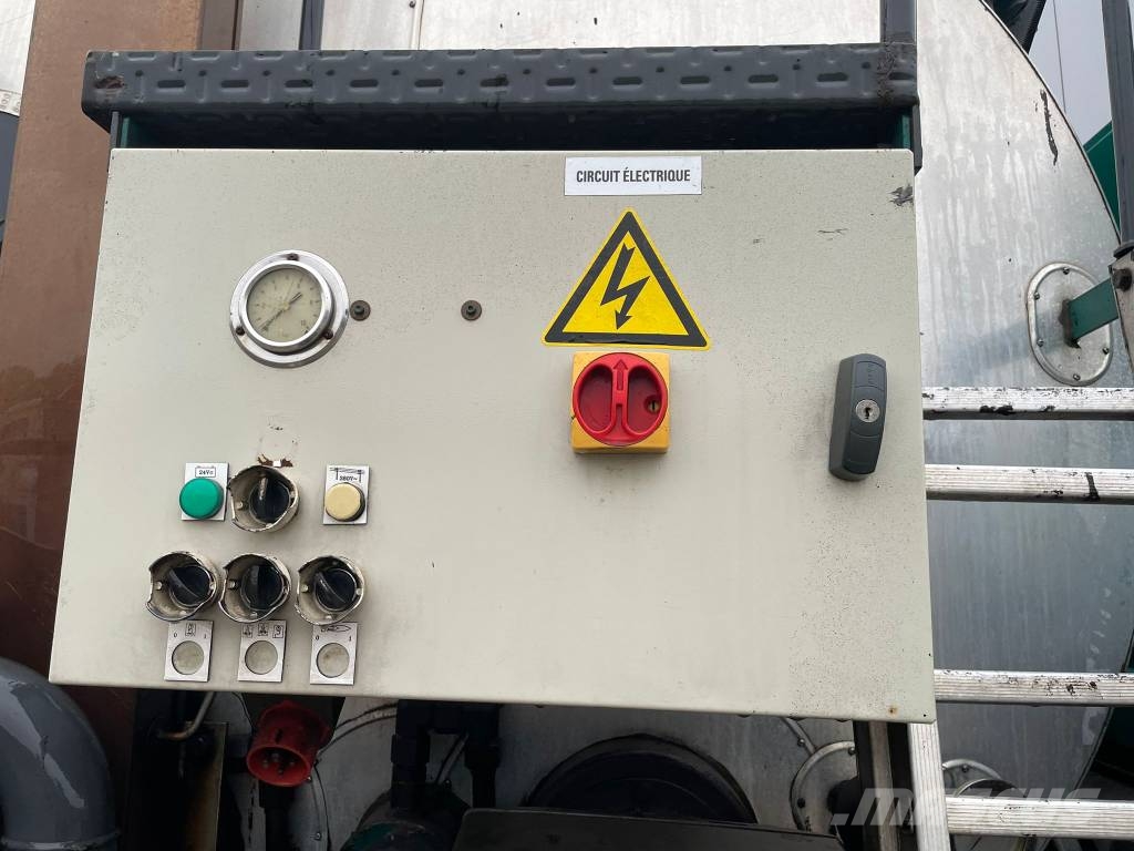 Renault 320 DCI Premium Secmair 3500 liter Bitumen Sprayer Bitumen sprayers