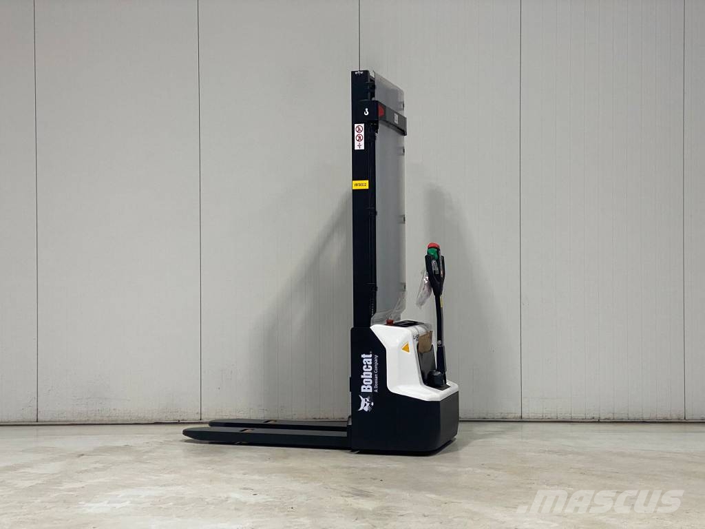 Bobcat LSM12N-7 Staplare-led