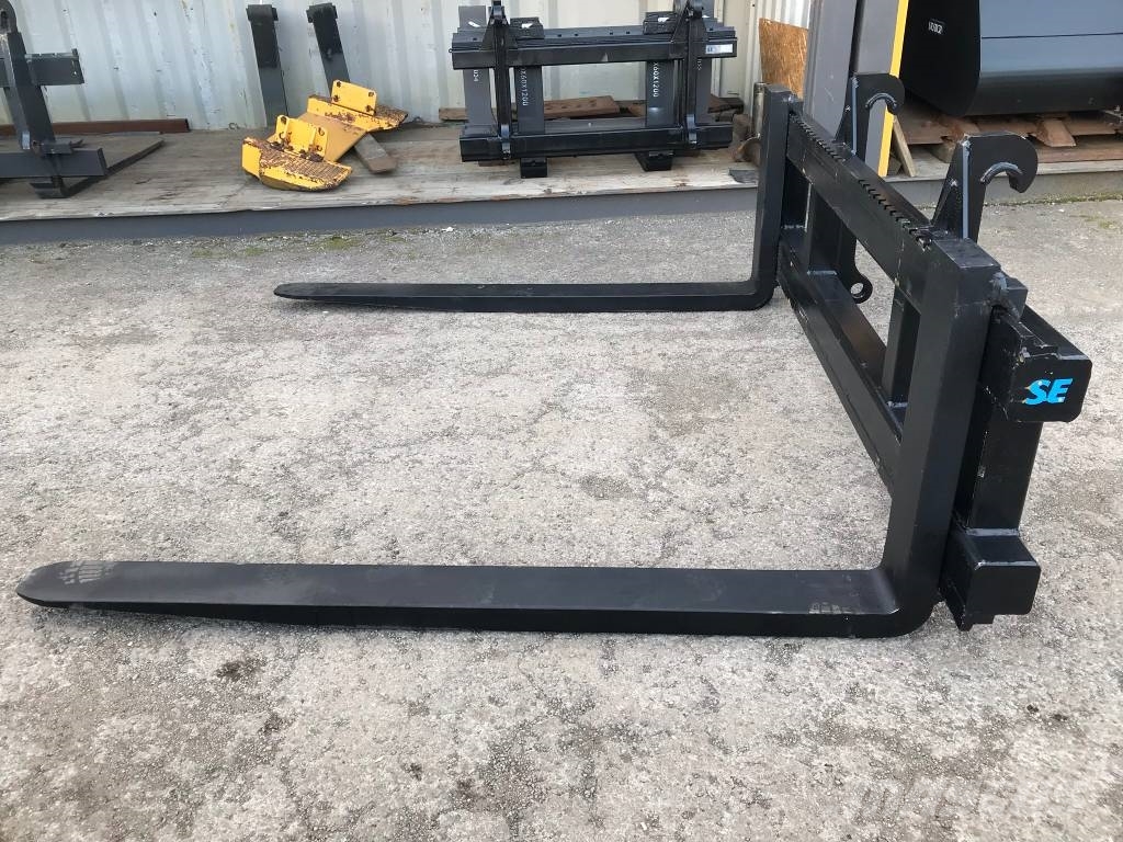  SE / Volvo 11 ton Container pallet forks Građevinarske viljuške
